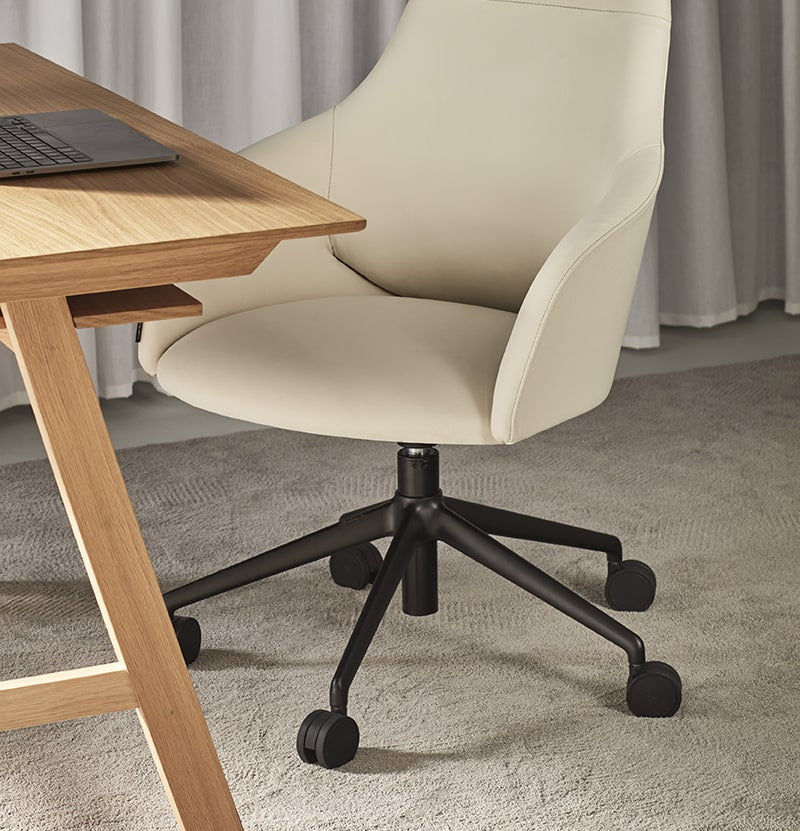 Helium executive Chair