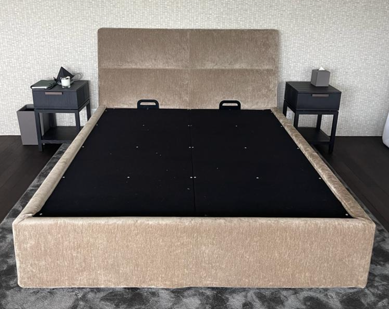 Kross Bed – 160 cm – Showroom Piece at 50% Off