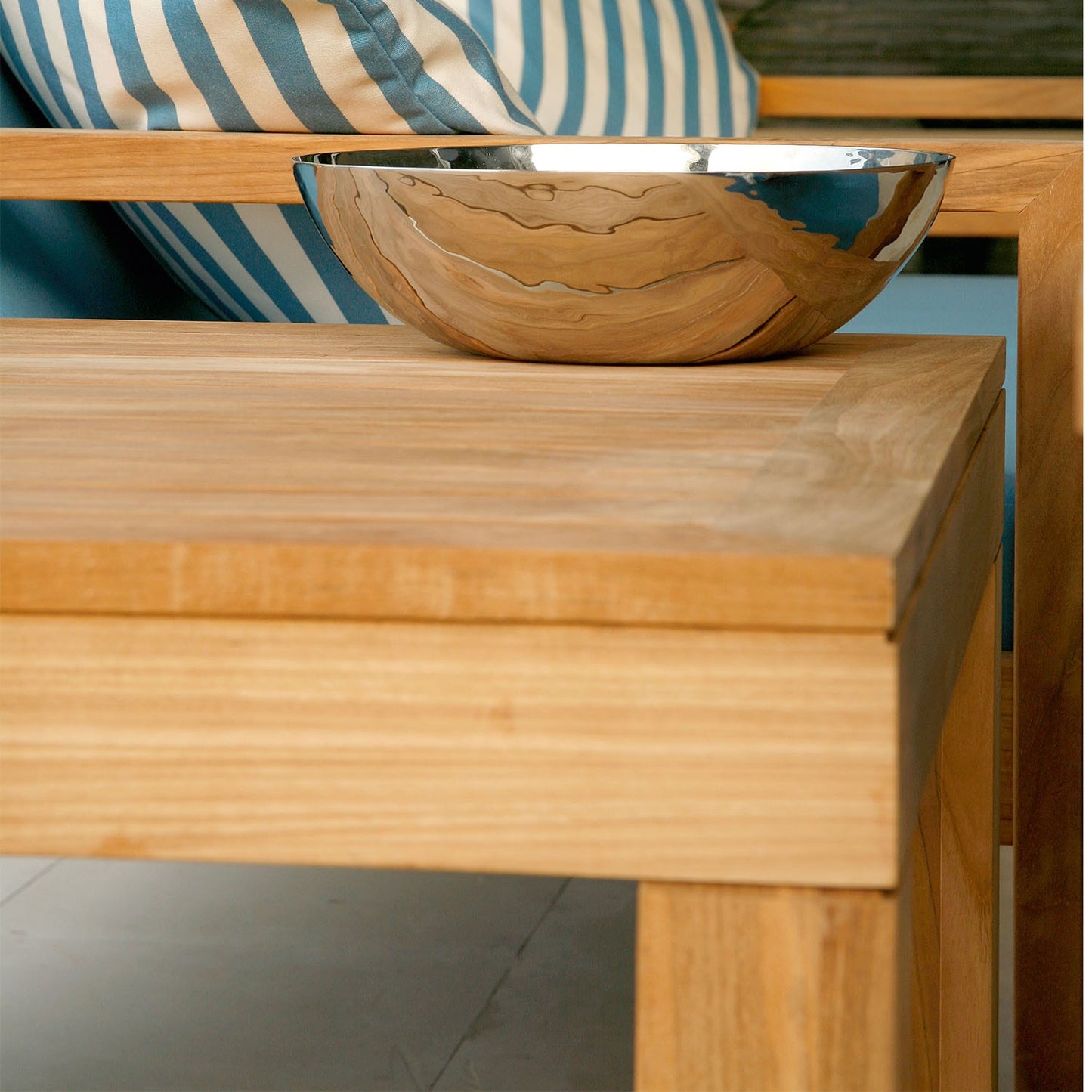 Linear Low Table Outdoor 150