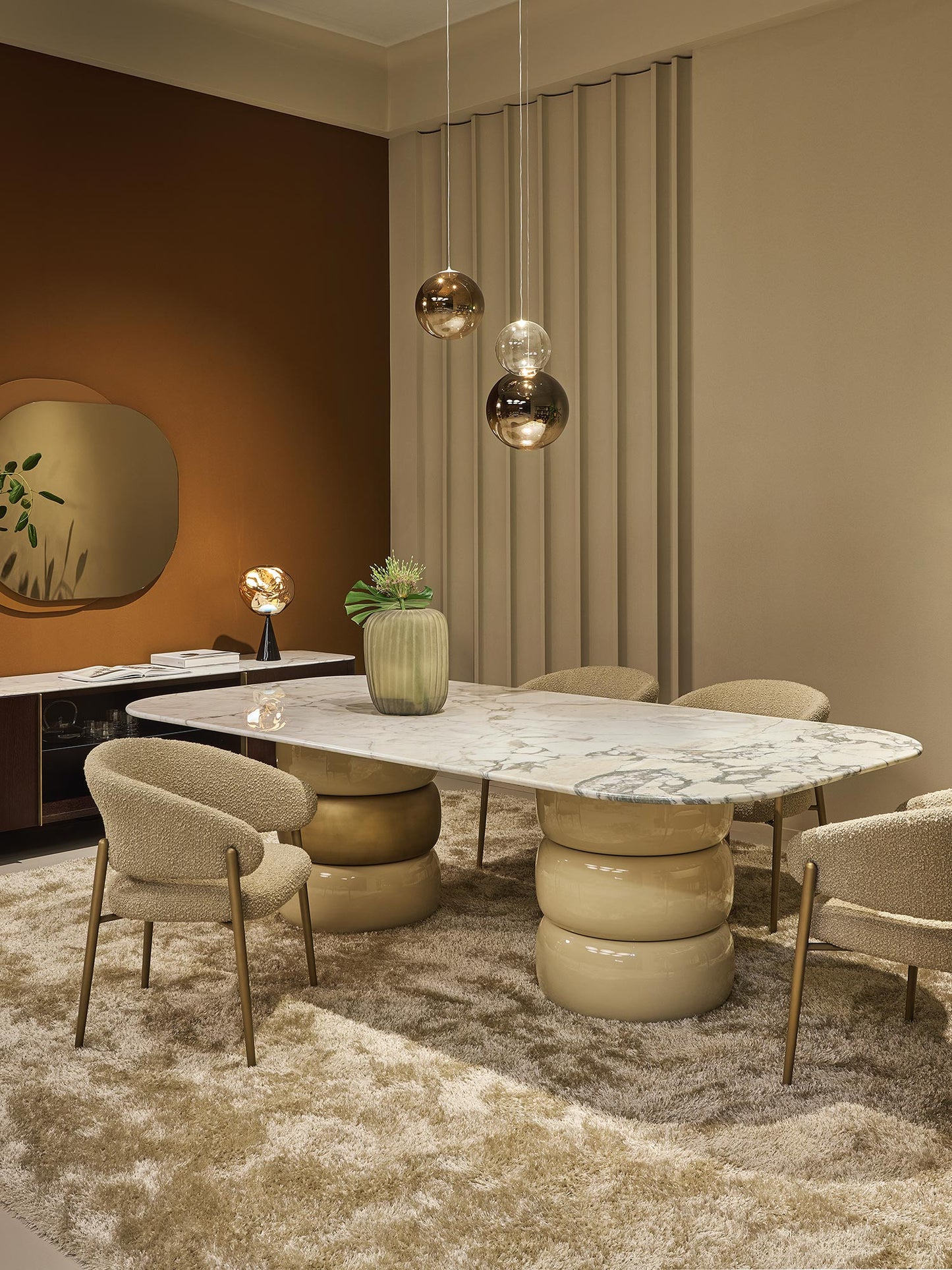 Lua Dining Table